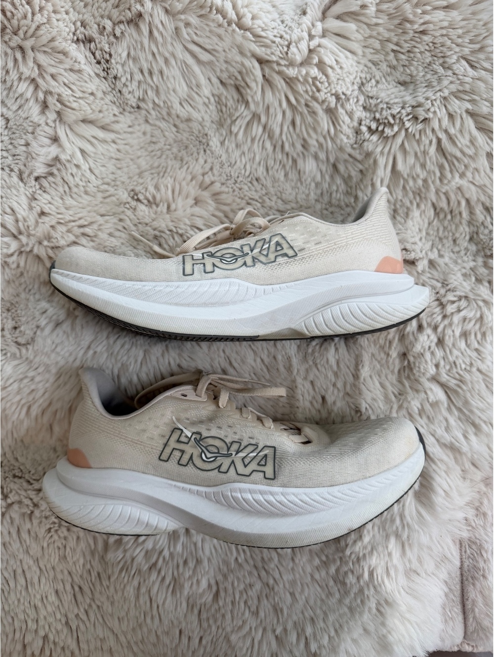 Hoka Mach 6 Running Shoes in eggnog and vanilla, Size 7.5